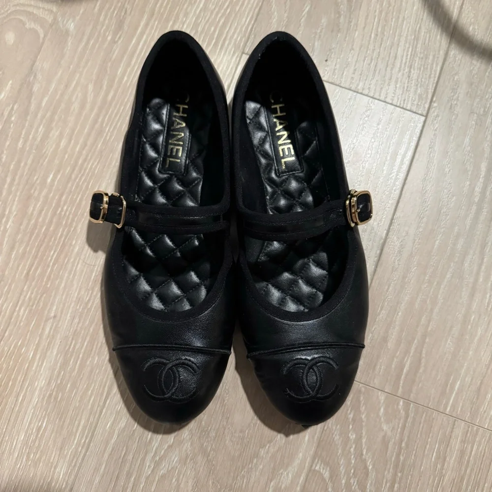 Chanel CC Mary Jane flats - Picture 2 of 11